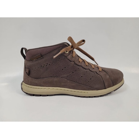 Columbia Other - Columbia Mens Boots 8M Brown Three Passes Chukka